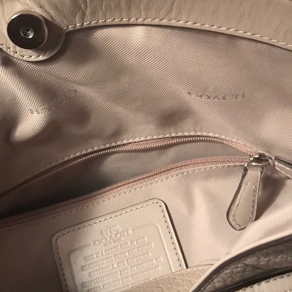 ⭐️ Coach Purse (authentic) ⭐️ open to offers!!! - Picture 6 of 7